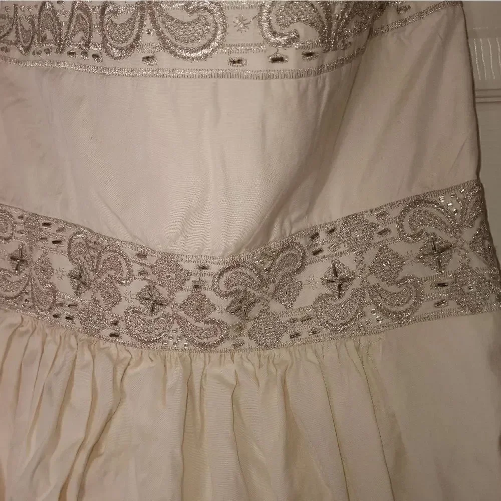 BananaRepublic10PCreamEmbroidered RuffleWaist StraplessPocketsLined Women'sDress